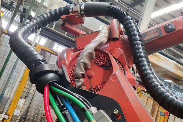 Versatile Robot Specific Hose Solutions for Reliable Industrial Automation