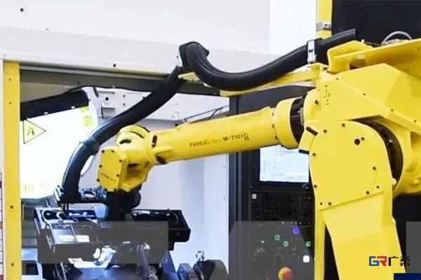 Essential Considerations for Selecting Robot Specific Hose Solutions in Automation