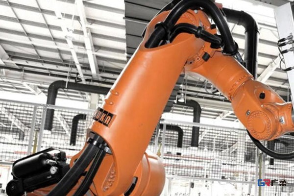 Advancements in Industrial Robot Dresspack Design for Enhanced Cable Protection